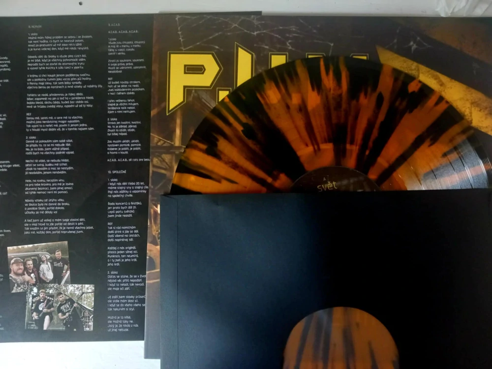 P.U.M : Svět nezměníme